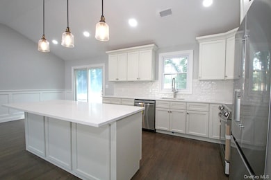 16 Eleanor Rd, Plainview, NY 11803 - photo 7