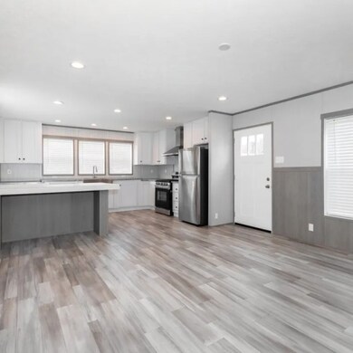 110 State St, Raeford, NC 28376 - photo 5