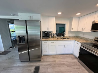 1119 Periwinkle Way unit 314, Sanibel, FL 33957 - photo 2