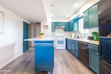 44455 Hanstead St Ave, Lancaster, CA 93535 - photo 2