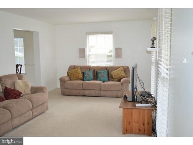 634 Maple Ave, Aldan, PA 19018 - photo 2