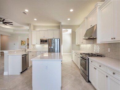 LIGHT AND BRIGHT KITCHEN