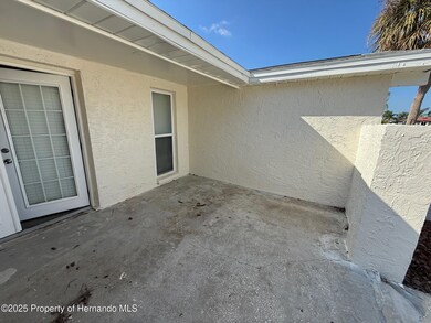 6104 Seabreeze Dr unit 3, Port Richey, FL 34668 - photo 2
