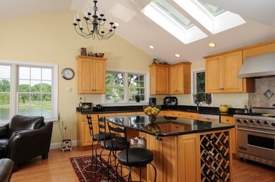 2 Oxford St, Fairhaven, MA 02719 - photo 5