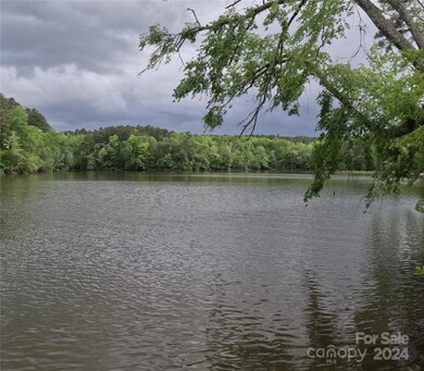 3111 Catawba Rd unit 8, Great Falls, SC 29055 - photo 5