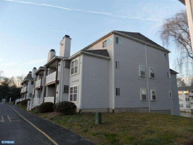 2008 Waters Edge Dr unit 2008, Newark, DE 19702 - photo 2