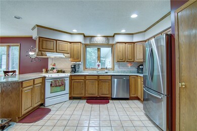 2903 Bobbie St, Eau Claire, WI 54703 - photo 6