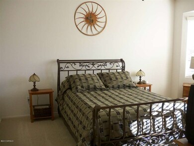 Master Bdrm With Queen Size Bed