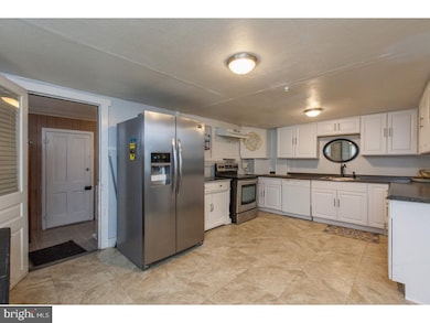 211 William St, Downingtown, PA 19335 - photo 4