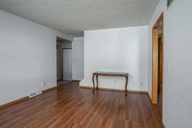 712 Franklin Ave, Davenport, IA 52806 - photo 2