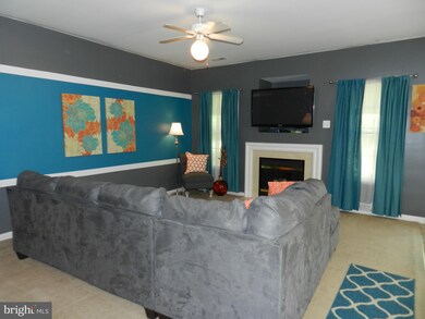 6909 Castleton Dr, Fredericksburg, VA 22407 - photo 7