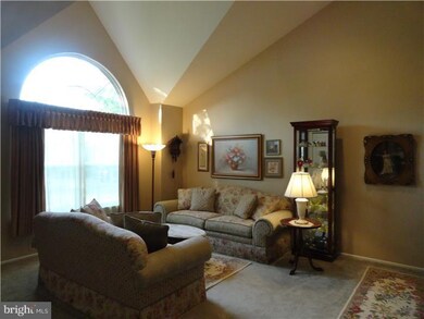 8 Hixon Dr, Burlington, NJ 08016 - photo 4