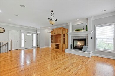 10146 Theden Cir, Lenexa, KS 66220 - photo 5