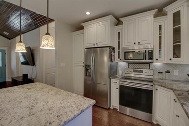 830 W Johnson St, Denison, TX 75020 - photo 4