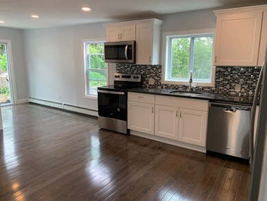 12 Prioulx St, Worcester, MA 01605 - photo 6