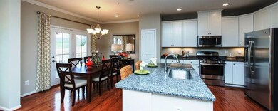 Dining Area & Kitchen