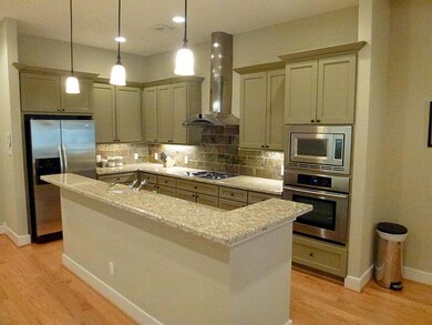 652 E 6 1 2 St, Houston, TX 77007 - photo 3