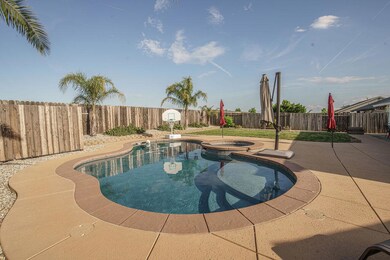 Pool.