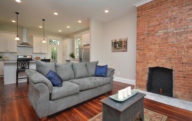 Living Room (2)