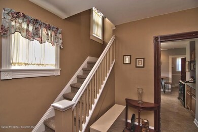 602 E Warren St, Dunmore, PA 18512 - photo 6