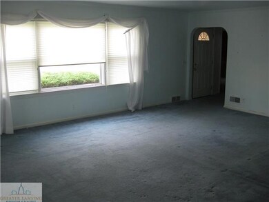 415 Mcpherson Ave, Lansing, MI 48915 - photo 4