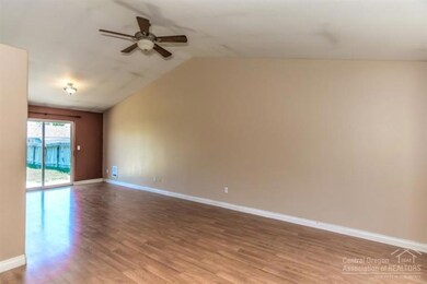 3245 SW Obsidian Ave, Redmond, OR 97756 - photo 3