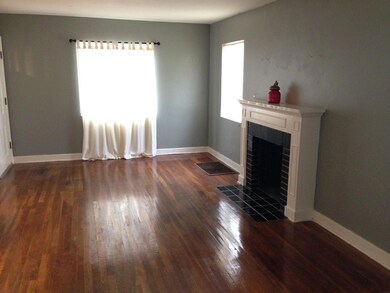 1298 A Studer Living room