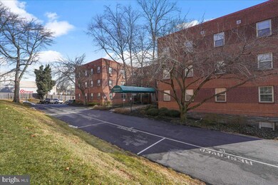 383 Lakeside Rd unit 302, Ardmore, PA 19003 - photo 2