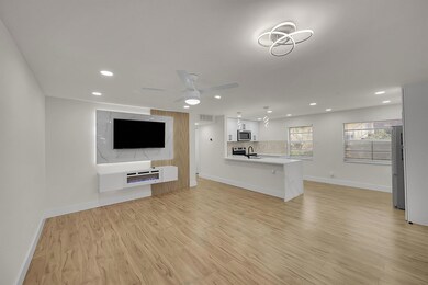 582 Flanders M unit 5820, Delray Beach, FL 33484 - photo 3