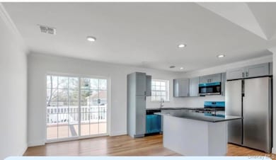 20 10th St, Lake Ronkonkoma, NY 11779 - photo 4