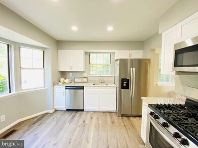 6805 Central Hills Ct, Hyattsville, MD 20785 - photo 5