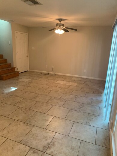 Empty room with ceiling fan