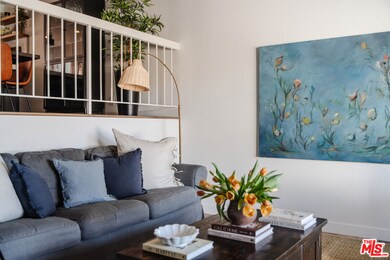 18348 Collins St unit C, Tarzana, CA 91356 - photo 2