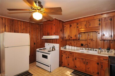 1638 E Twenty Third St, Winston Salem, NC 27101 - photo 3