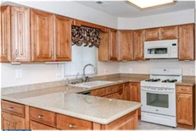 18 Dover Place, Swedesboro, NJ 08085 - photo 5