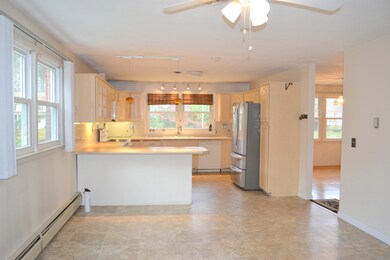 5 Falcon Dr, MerriMacK, NH 03054 - photo 2