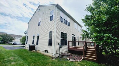 1816 Emerald Dr, Orefield, PA 18069 - photo 3