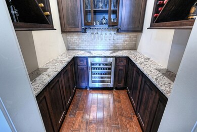 10 Old Castle Ct, the Woodlands, TX 77382 - photo 7