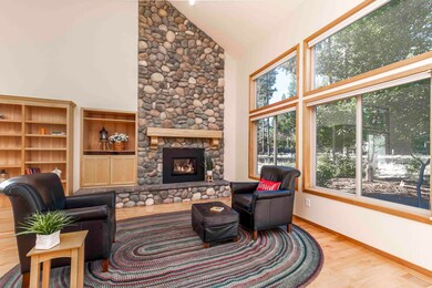 57730 Filbert Ln unit 26, Sunriver, OR 97707 - photo 3