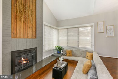 10522 Arrowood St, Fairfax, VA 22032 - photo 4