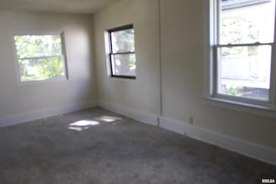 2709 Iowa St, Davenport, IA 52803 - photo 4