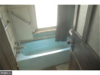 714 Royden St, Camden, NJ 08103 - photo 4