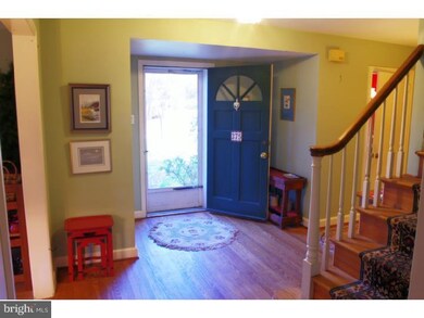 375 Kathwood Ln, Wayne, PA 19087 - photo 2