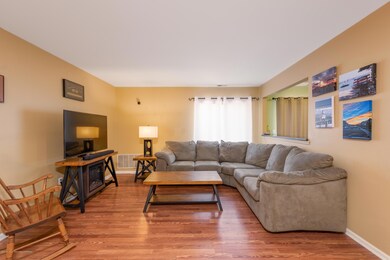 2 - Living Room - 0049