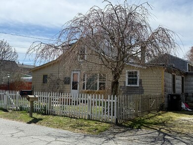 21 Evergreen St, North Dartmouth, MA 02747 - photo 3