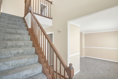 769 White Pine Cir, Lake In the Hills, IL 60156 - photo 5