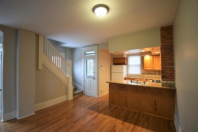 736 kitchen/dining