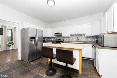 118 S Broad St, Lansdale, PA 19446 - photo 4