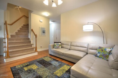 4157 Cambridge Cove Rd-large-003-3-DSC 3