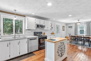 252 Brooks Station Rd, Princeton, MA 01541 - photo 6